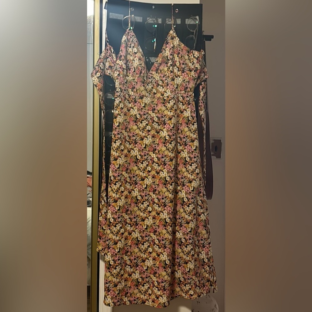 Forever 21 dress. Tags on. Never worn.